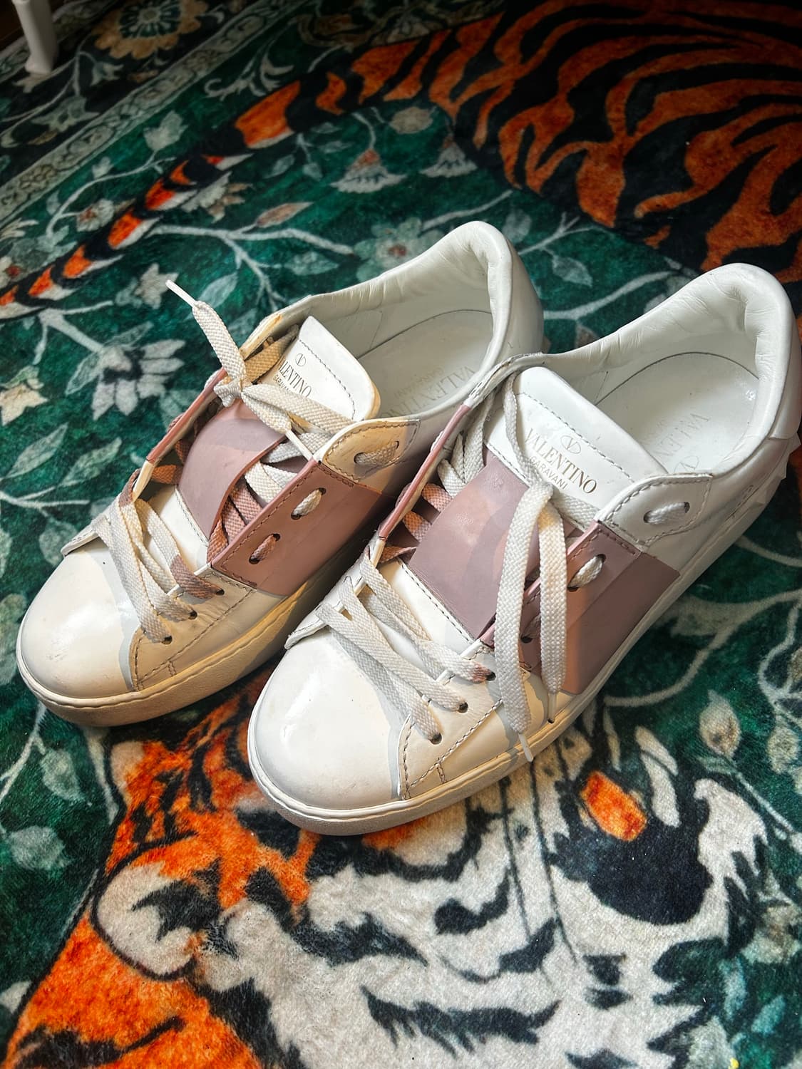 발렌티노 가라바니 스니커즈 베이비핑크 상품이미지5