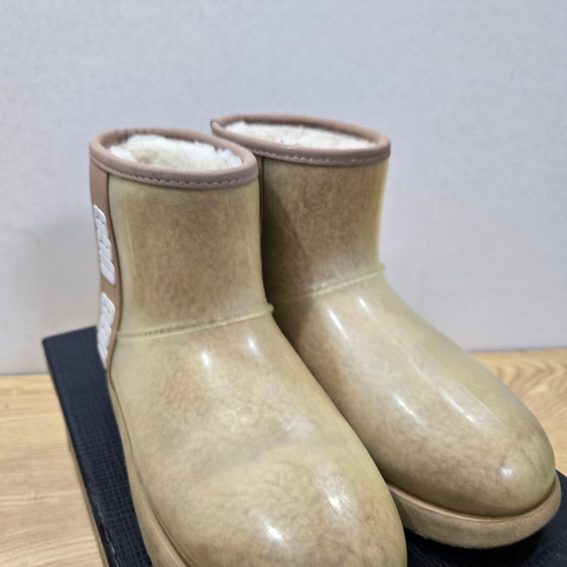 240 어그 UGG 클래식 클리어 미니 베이지 어그워터프루프 상품이미지6