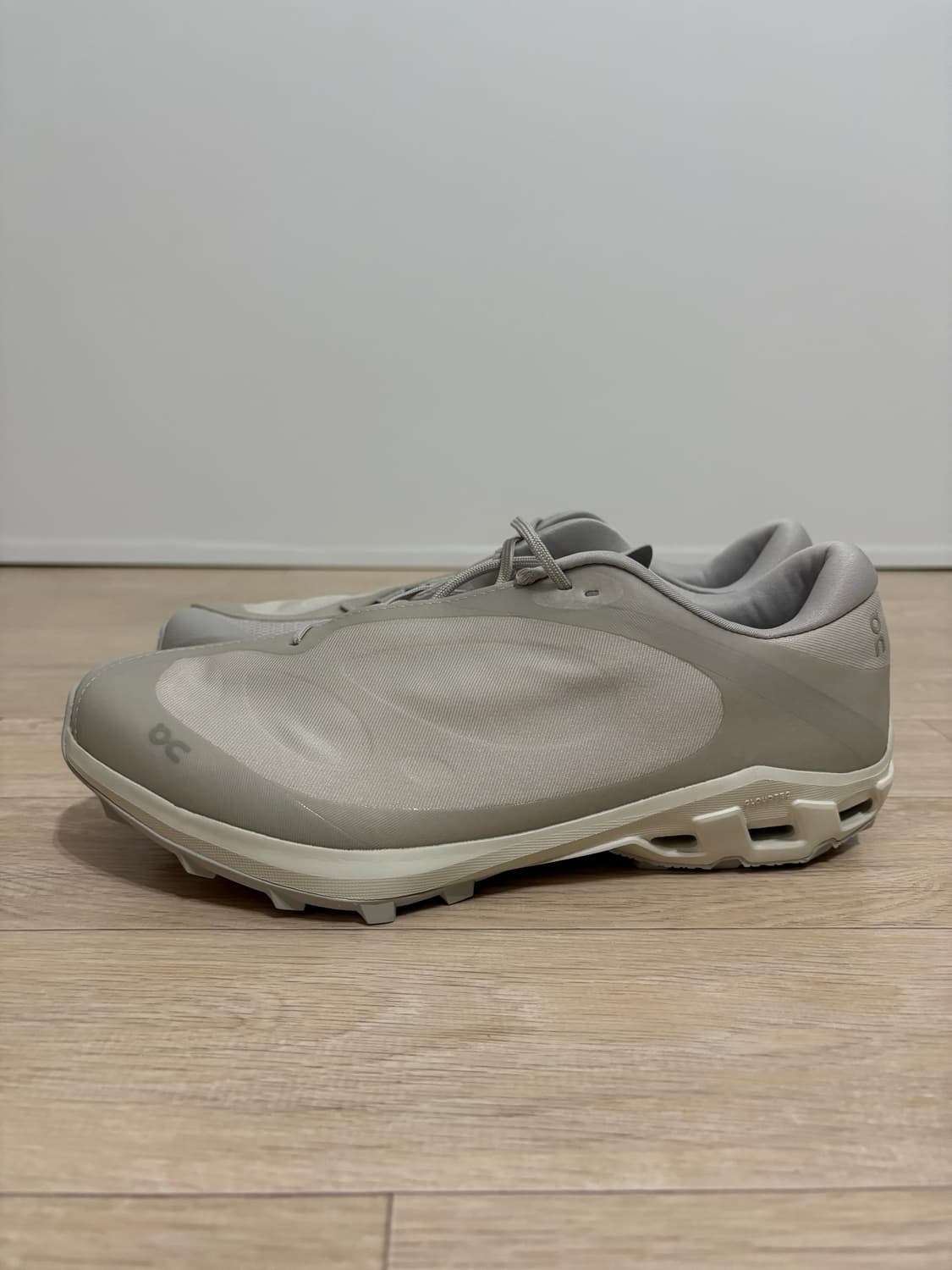 온 러닝 X 파프 / 클라우드벤쳐 피크 아이스 문 / 270 상품이미지3