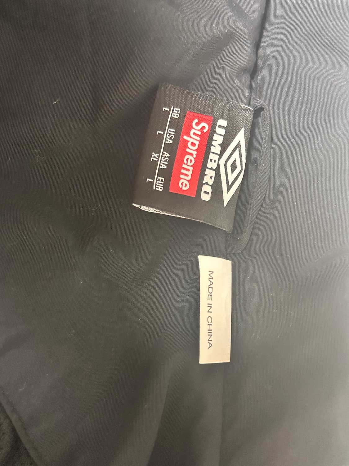 엄브로x슈프림 트랙자켓 라지 상품이미지6