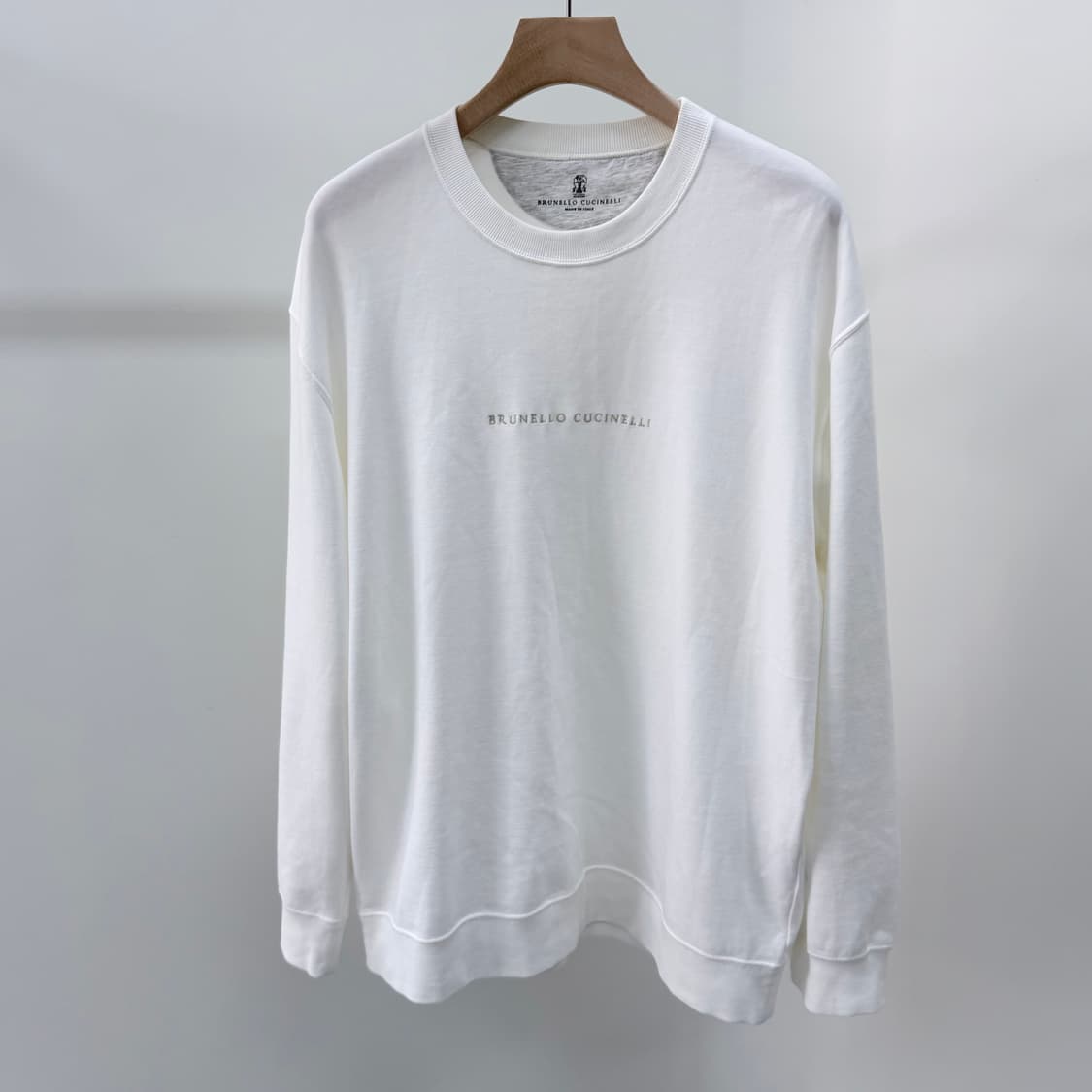 [S+급/2XL] 브루넬로 쿠치넬리 코튼 로고 크루넥 맨투맨 화이트 상품이미지1