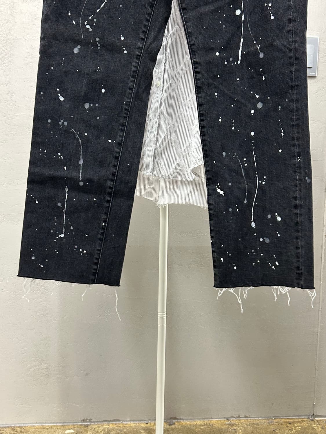 TONY WACK(토니웩) 블랙 페인트 데님 팬츠 상품이미지9