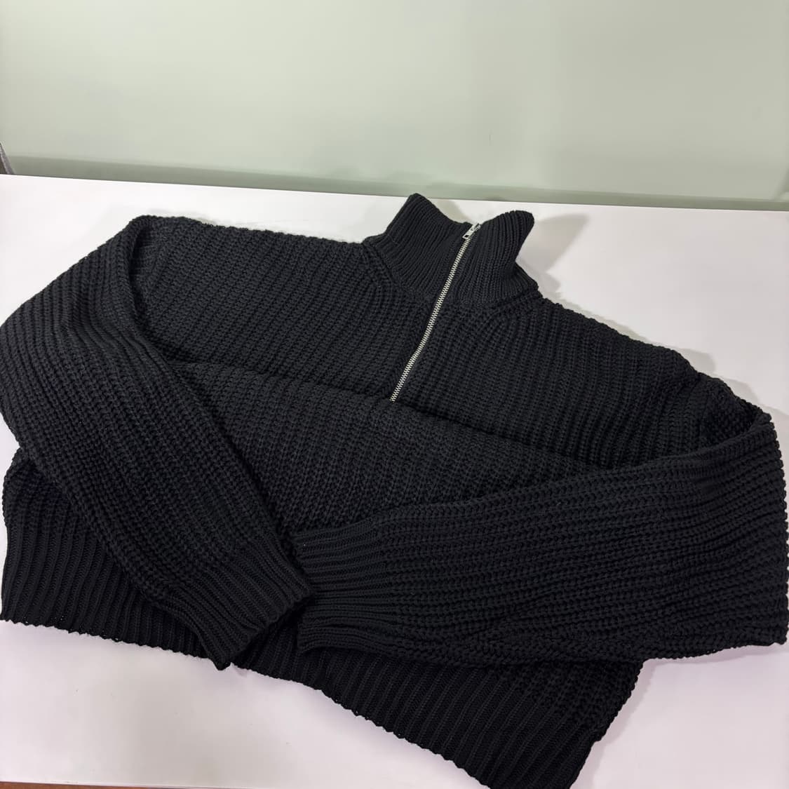 XL 트릴리온 블랙 짜임 반집업니트 상품이미지2