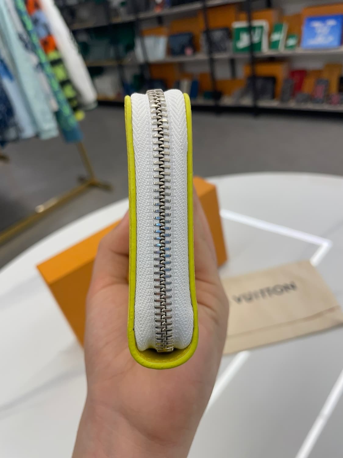 루이비통 에브리데이 한정판 지퍼돌이 장지갑 상품이미지7