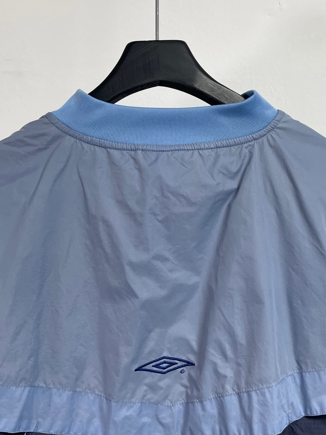 엄브로 잉글랜드 축구 윈드브레이커 웜업 (on.206) 상품이미지5