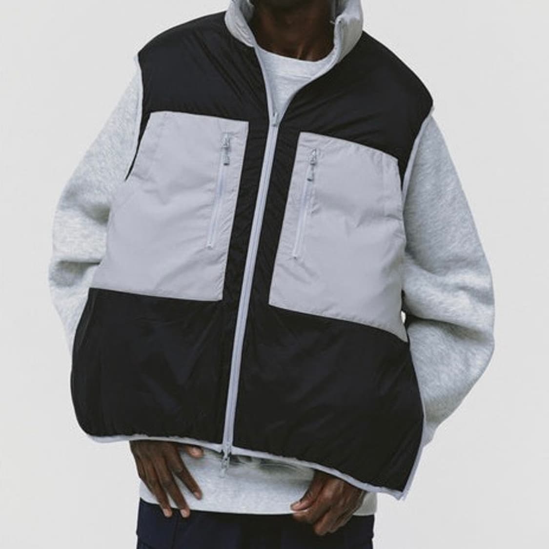 다이와 피어39 테크 리버시블 클라이머 퍼프 베스트 실버 블랙 상품이미지6