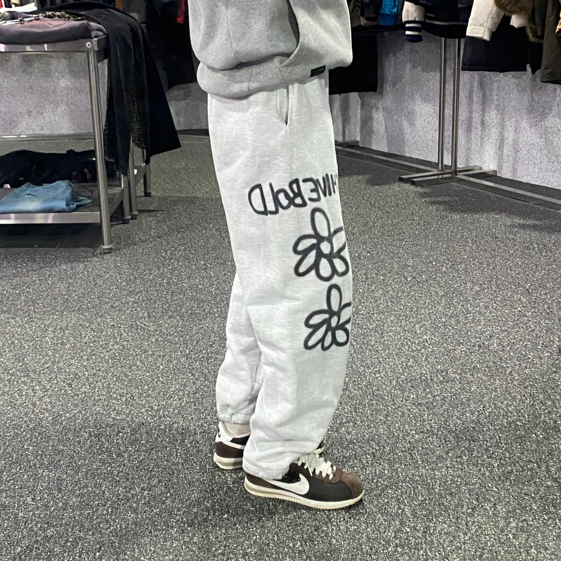 아카이브볼드 빅로고 페인팅 조거팬츠 B3249 상품이미지2