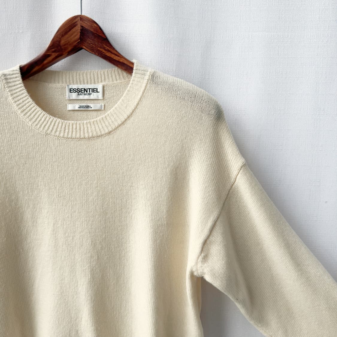 에센셜 앤트워프 울캐시미어 사이드 러플 니트 아이보리 S 상품이미지3