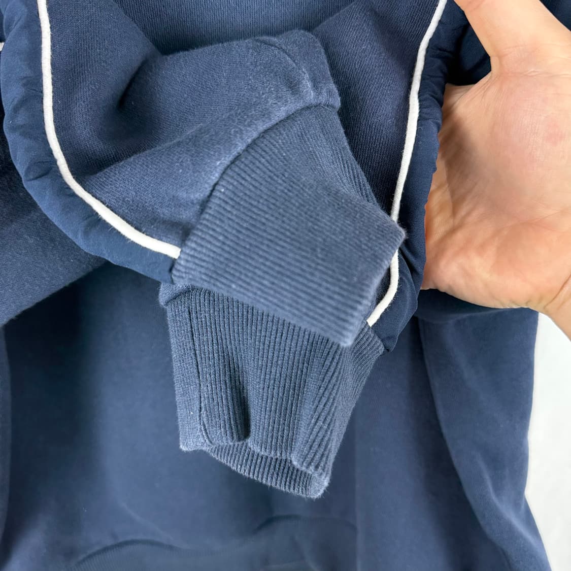 (무료배송)M) 엘레쎄 올드스쿨 맨투맨 네이비 상품이미지4