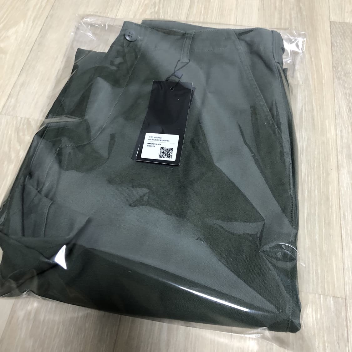 (32) 새상품 무신사 스탠다드 백사틴 파라슈트 팬츠 카키 상품이미지10