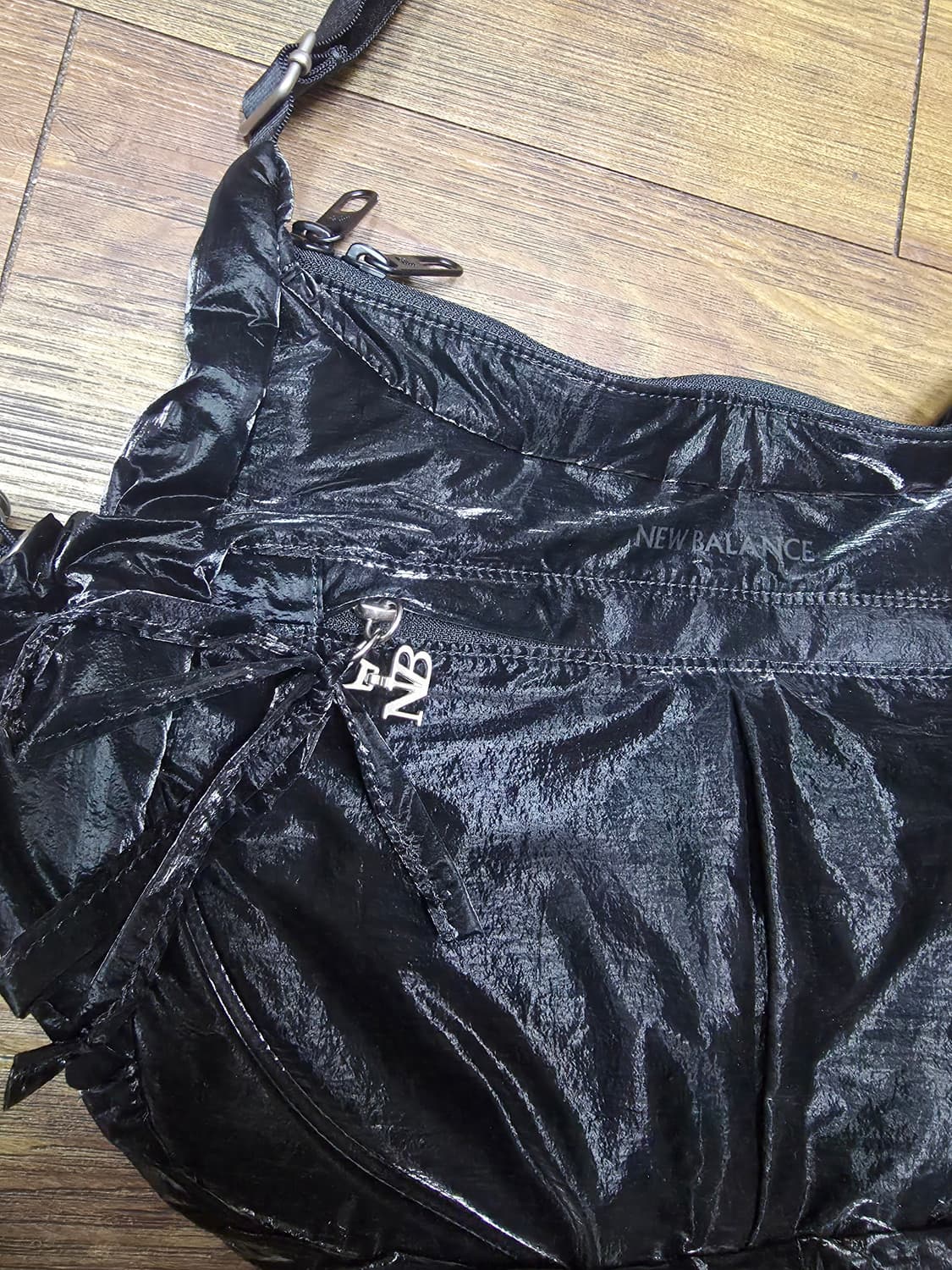 뉴발란스 글로시 리본호보백V2 
 상품이미지5