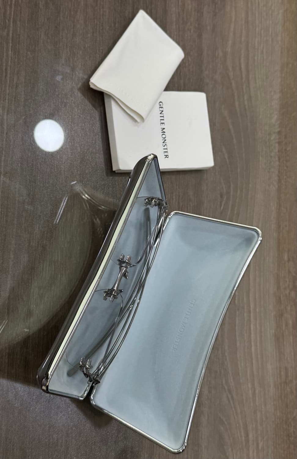 젠틀몬스터 테트라 02 상품이미지2