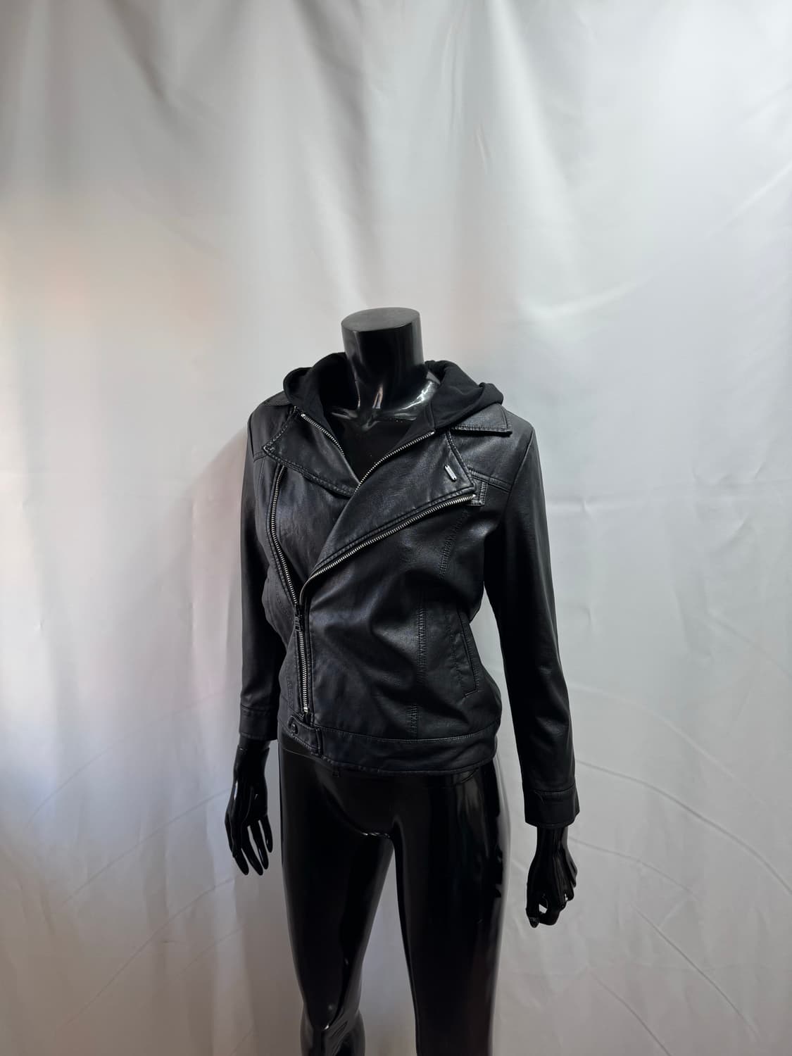 guess / 게스 탈부착 후드 에코 레더 자켓 상품이미지1