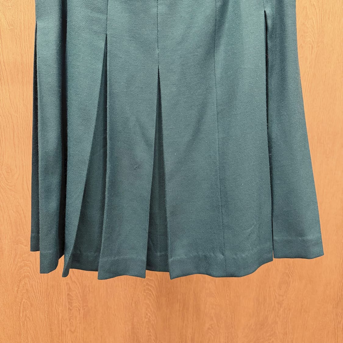 버버리 플리츠 미디 스커트 벨트 스트랩 지퍼 무지 디테일 A라인 그린 상품이미지5