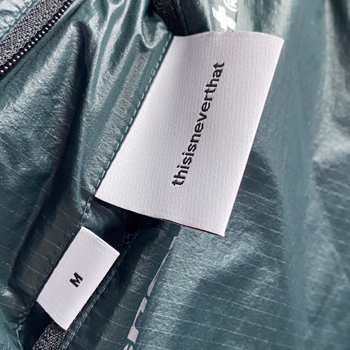 디스이즈네버댓 퍼텍스 리버시블 경량패딩 B4132 상품이미지5