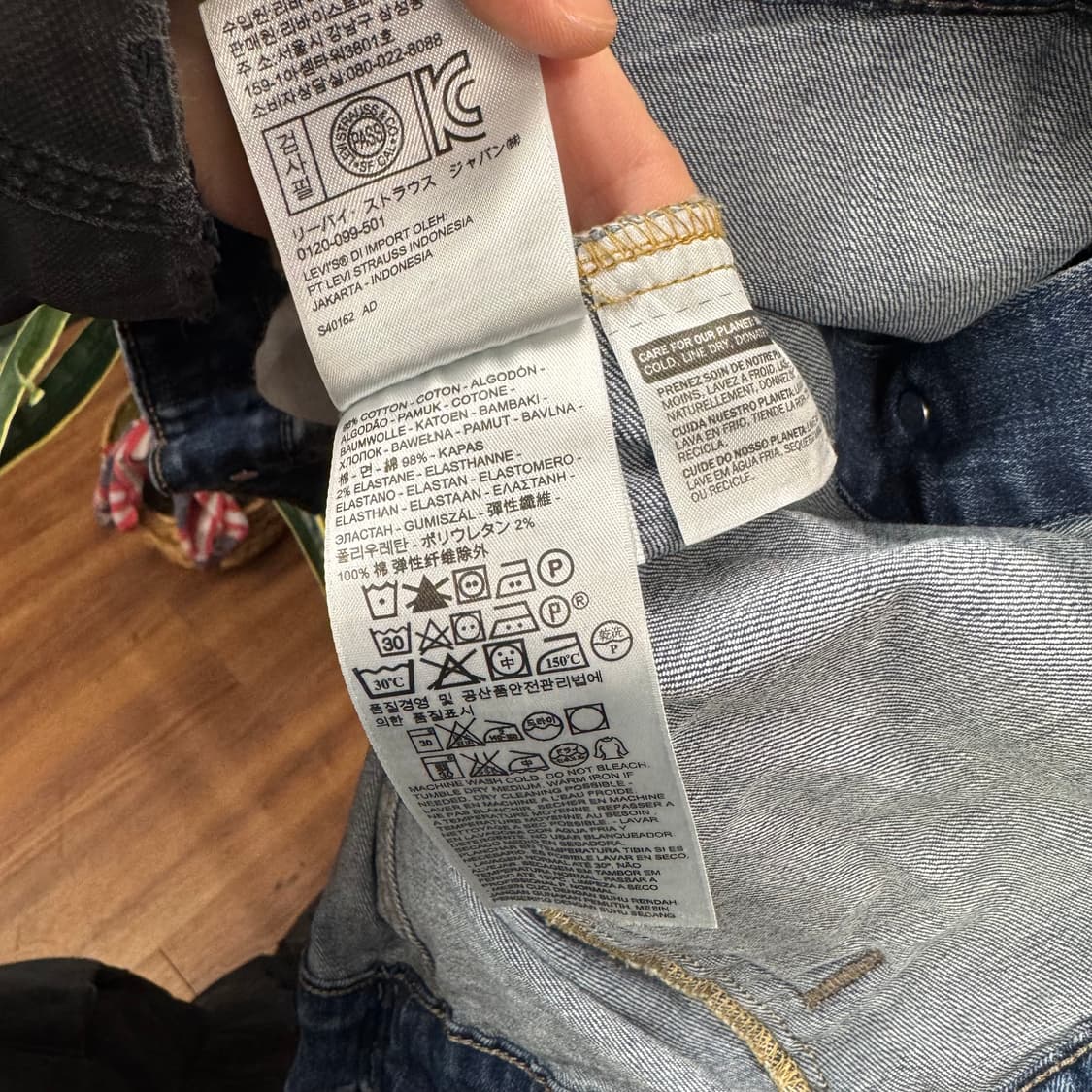 리바이스 워싱 데님 트러커 자켓 전면 스몰 포켓 포인트 중청 상품이미지7