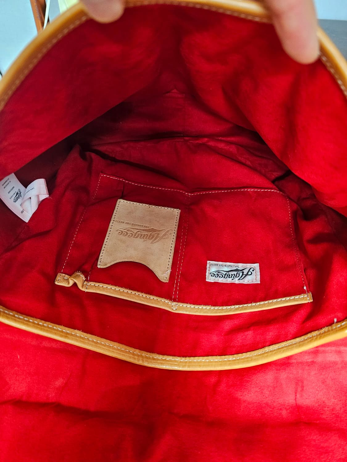 에이징씨씨씨 메신저백 상품이미지9