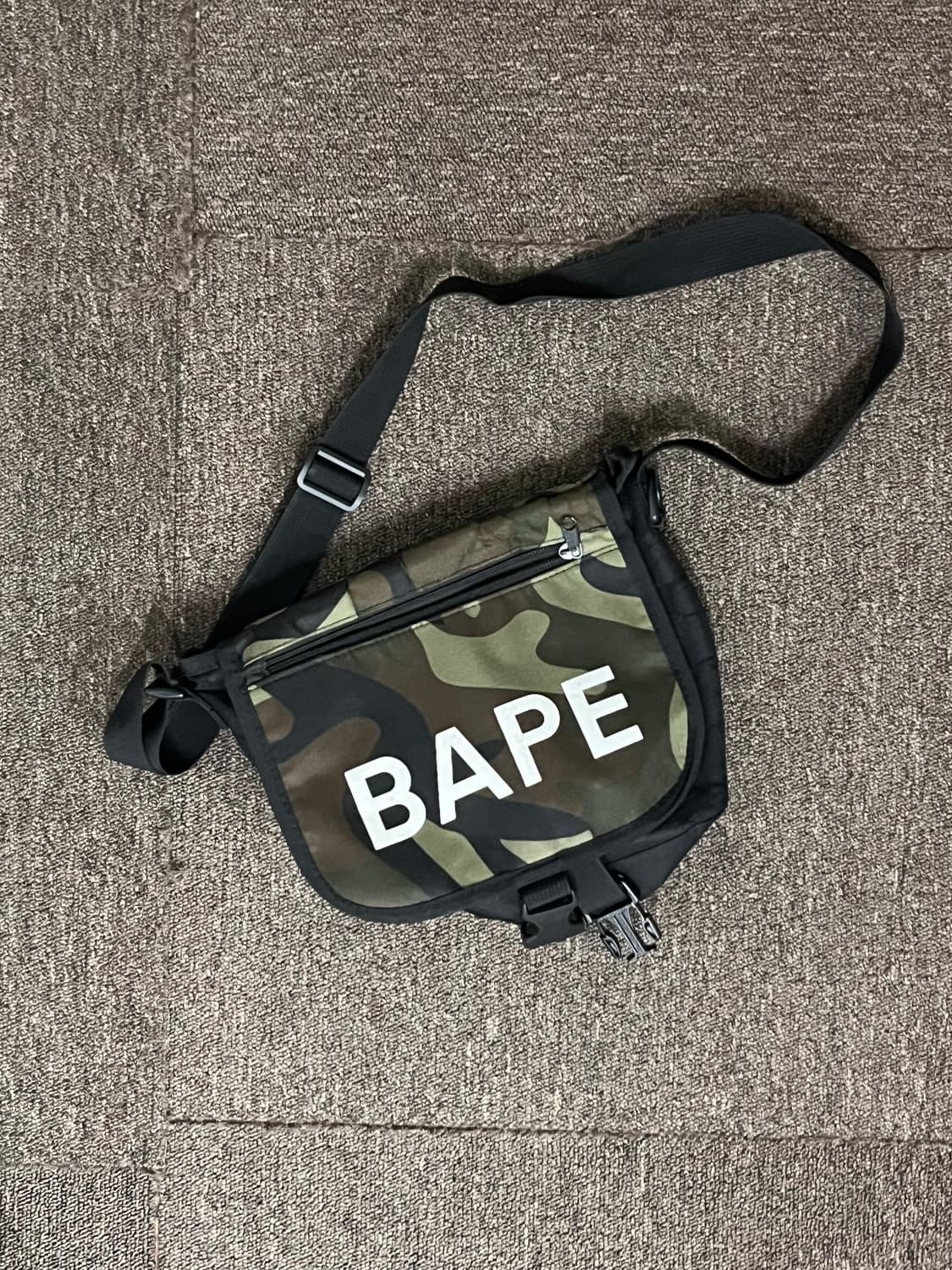 BAPE 미니 부록 가방 카모 크로스백 상품이미지1