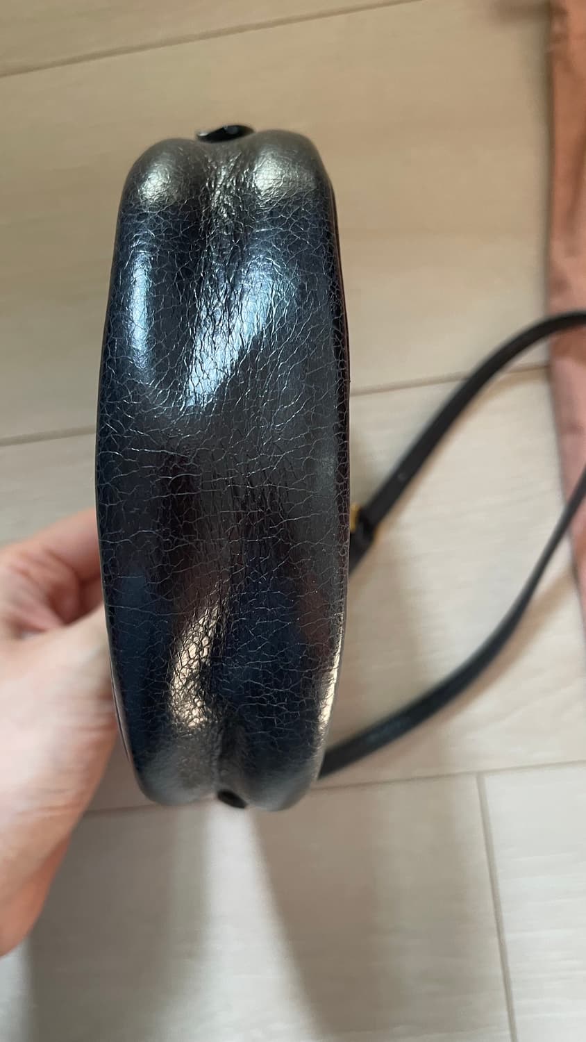 미우미우 마테라쎄 미니 원형백 상품이미지7