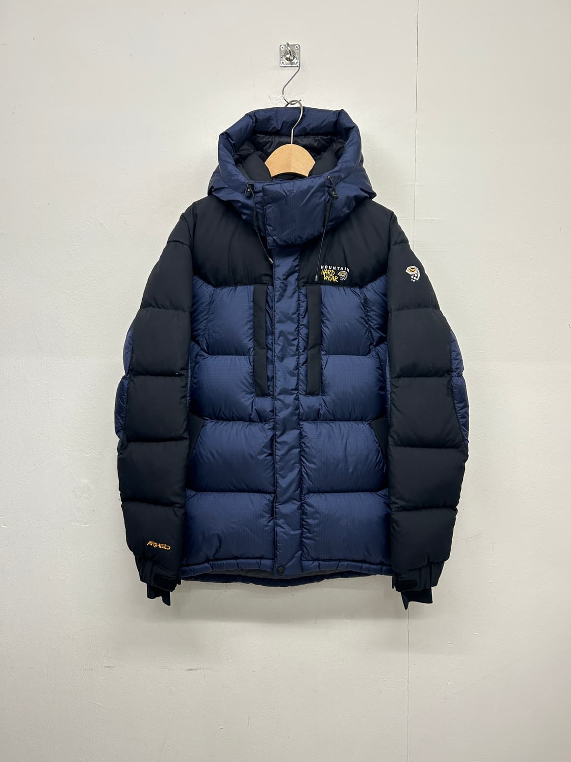 마운틴하드웨어 패딩 자켓 상품이미지1