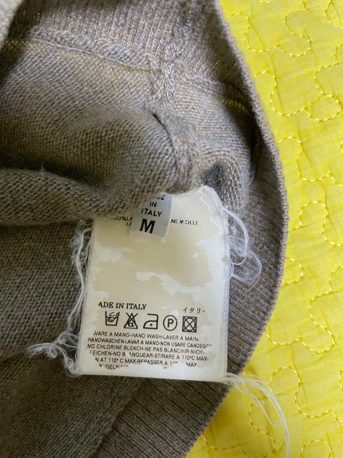 m) 마틴 마르지엘라 05aw 트위스트 브이넥 니트 상품이미지4