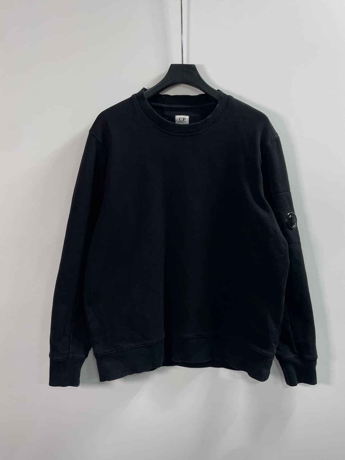 CP컴퍼니 렌즈 라운드 맨투맨 (on.187) 상품이미지1