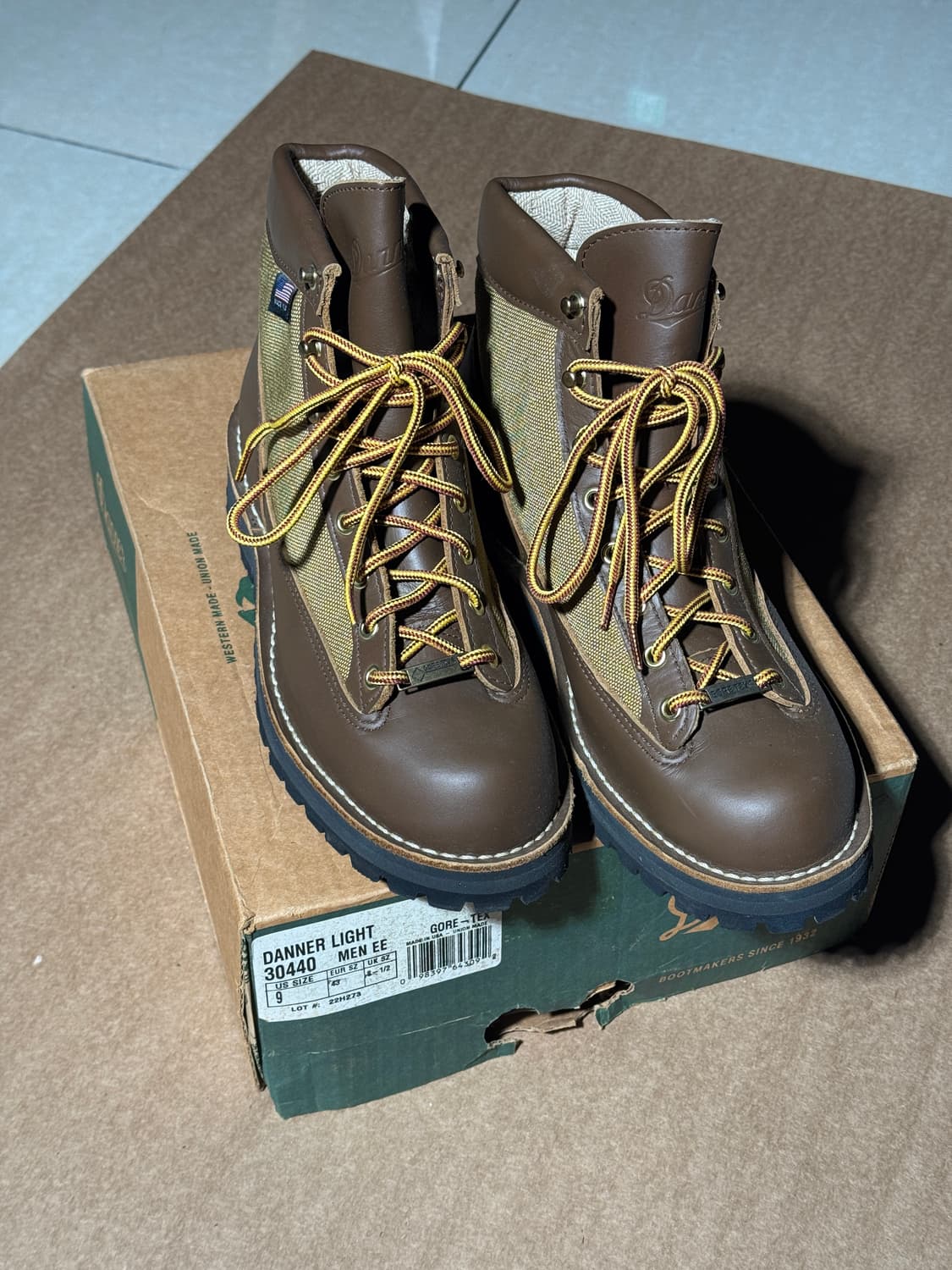 대너 라이트 30440 (270) 상품이미지1