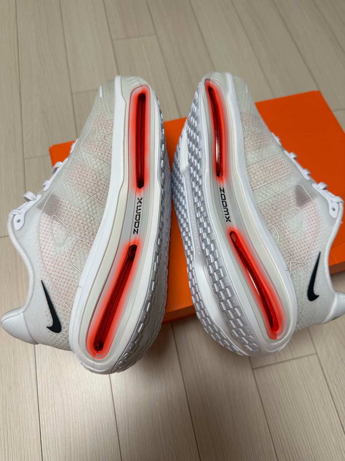 나이키 보메로 프리미엄 270 상품이미지4