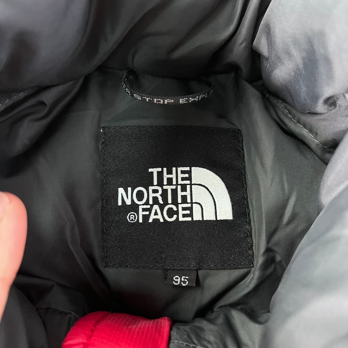100 노스페이스 1996 눕시 체리 레드 700 패딩 상품이미지3