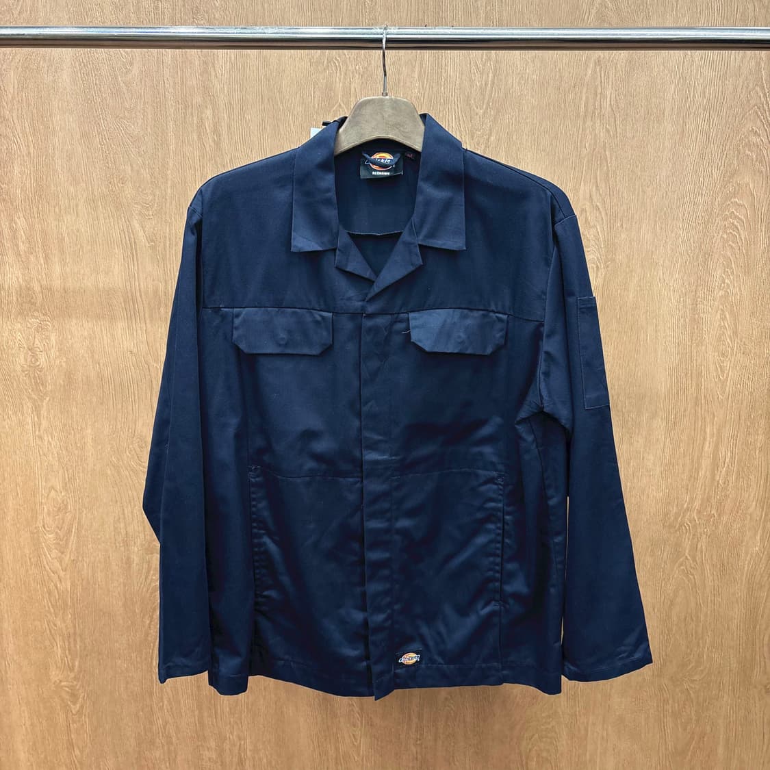 디키즈 워크 자켓 히든 집업 하단 로고 패치 디테일 레귤러핏 네이비 상품이미지2