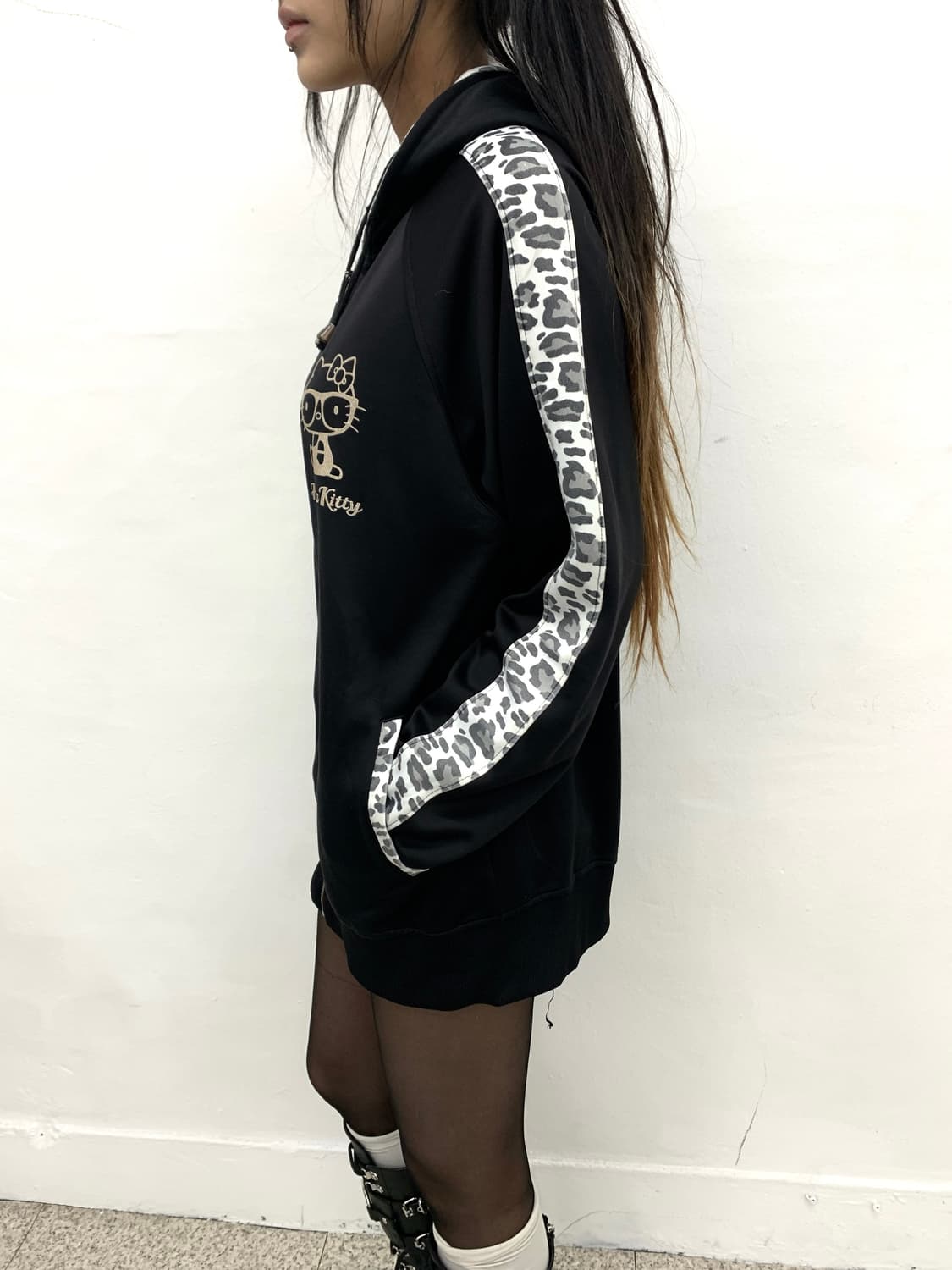 Hello kitty leopard gal jersey top  상품이미지3