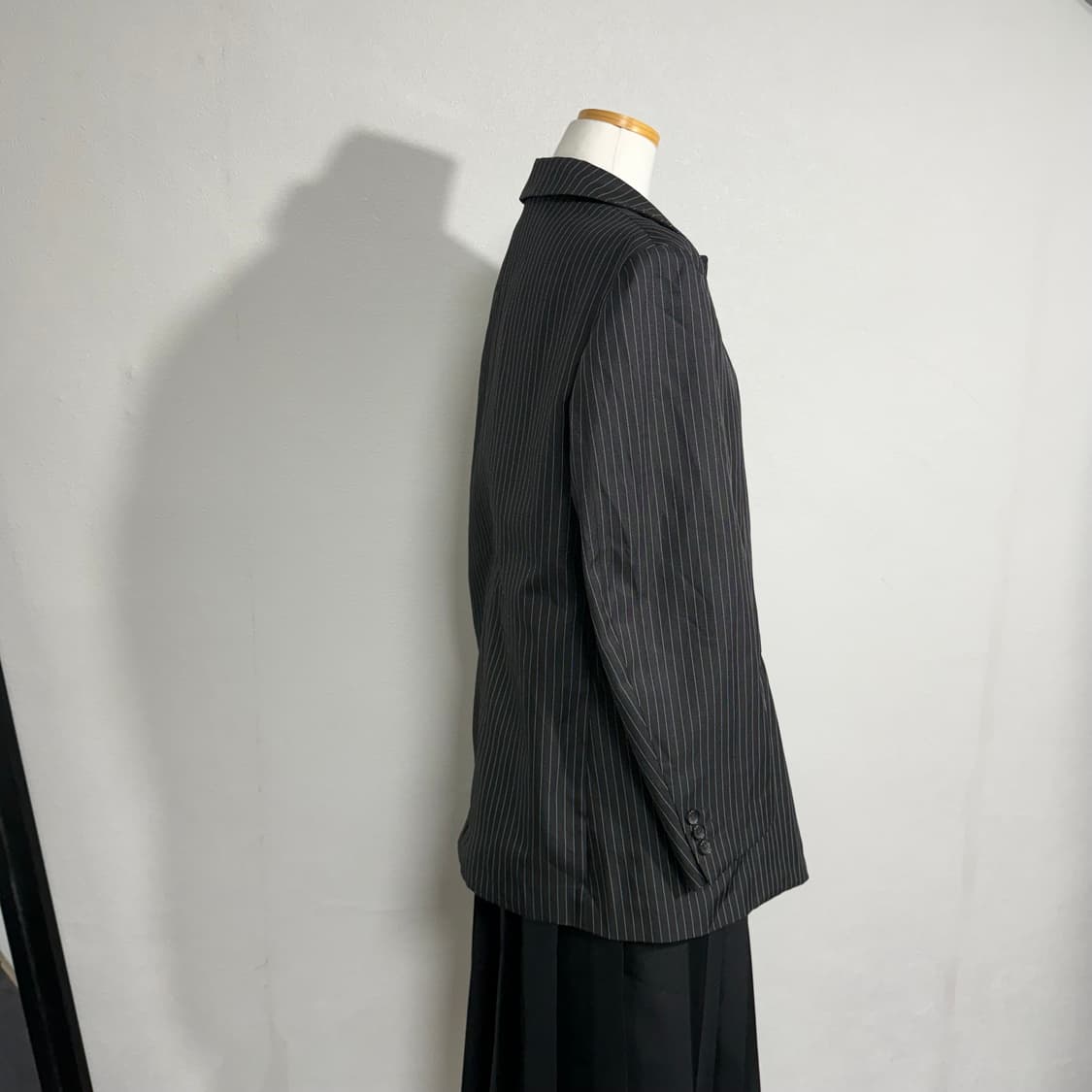 24ss 꼼데가르송 꼼데가르송 스트라이프 라운드카라 자켓m 상품이미지2