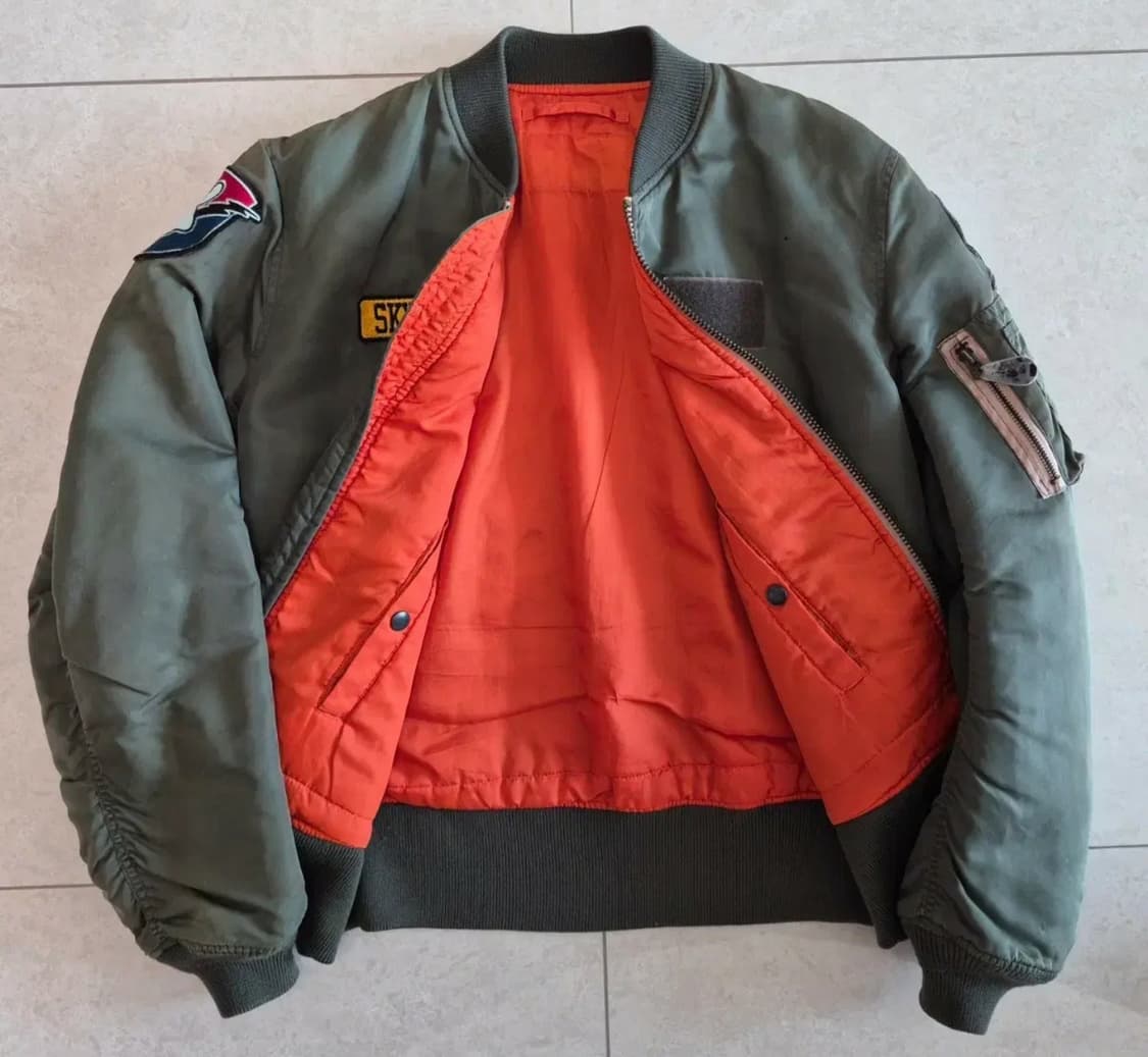 90s AVIREX x Disney "Donald Duck" MA-1 상품이미지6