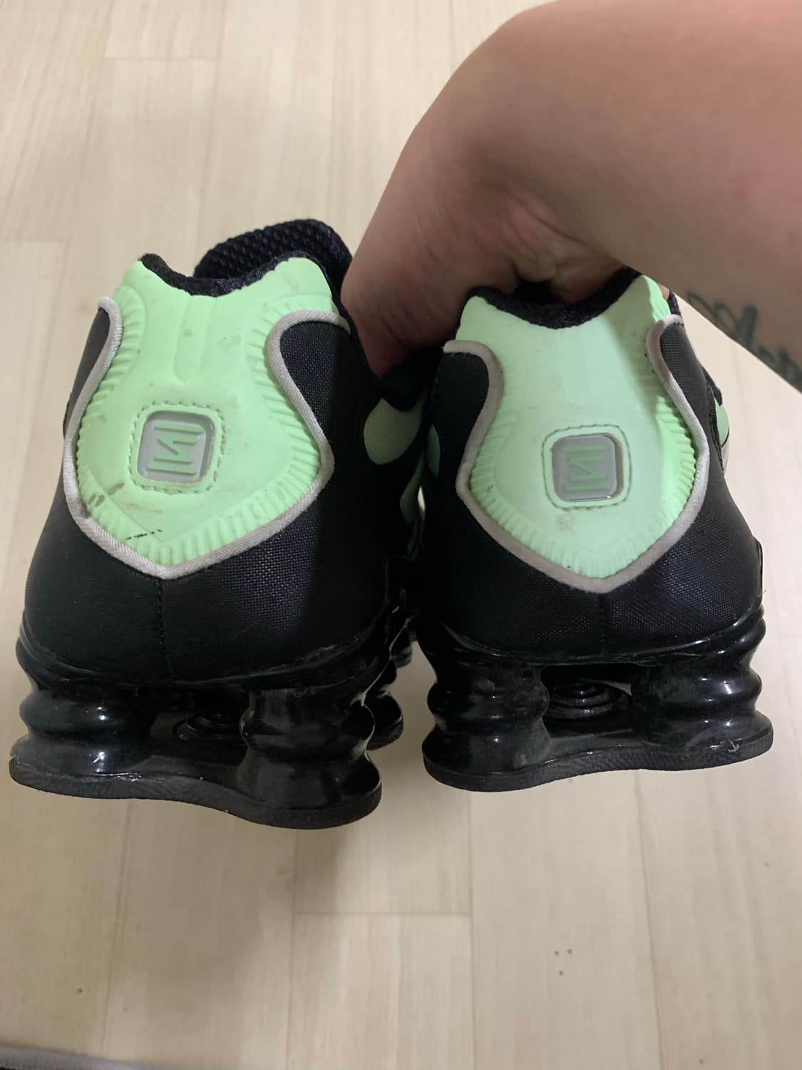 나이키샥스 TL 270사이즈 팝니다 상품이미지3