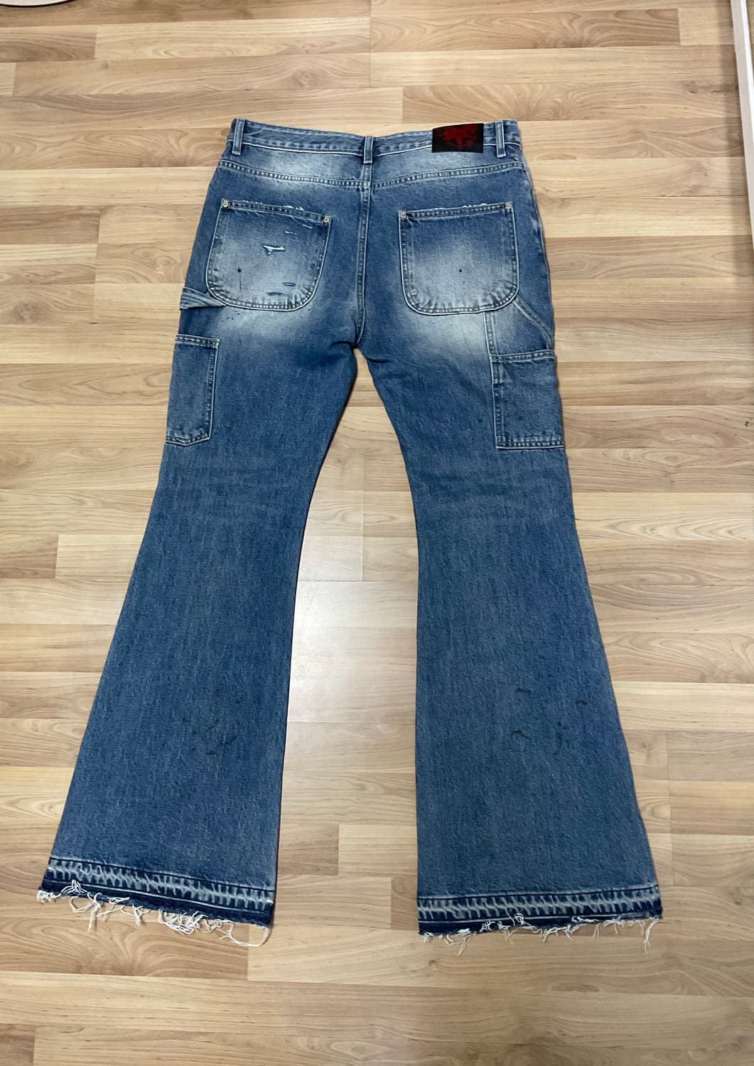 에모스탠스클럽 페인트 플레어 카펜터진 2사이즈 판매합니다 상품이미지5