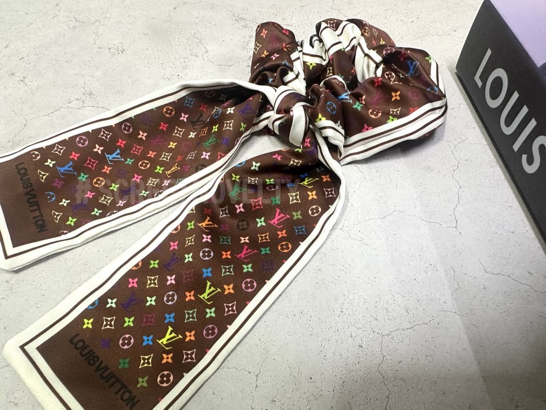 루이비통 브라운&멀티컬러 리본 헤어슈슈 상품이미지5