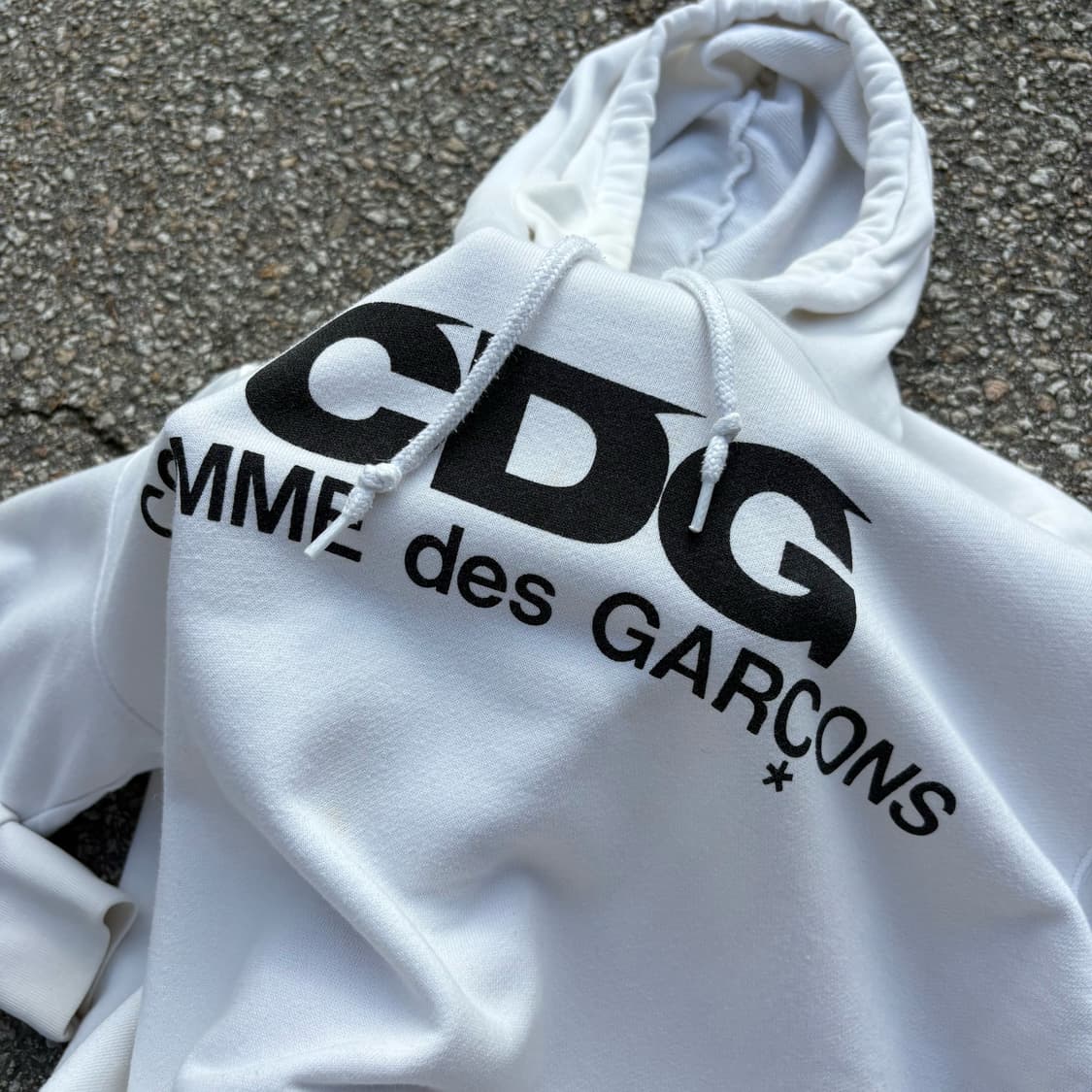 꼼데가르송 CDG 로고 신형 화이트 후드티 상품이미지3