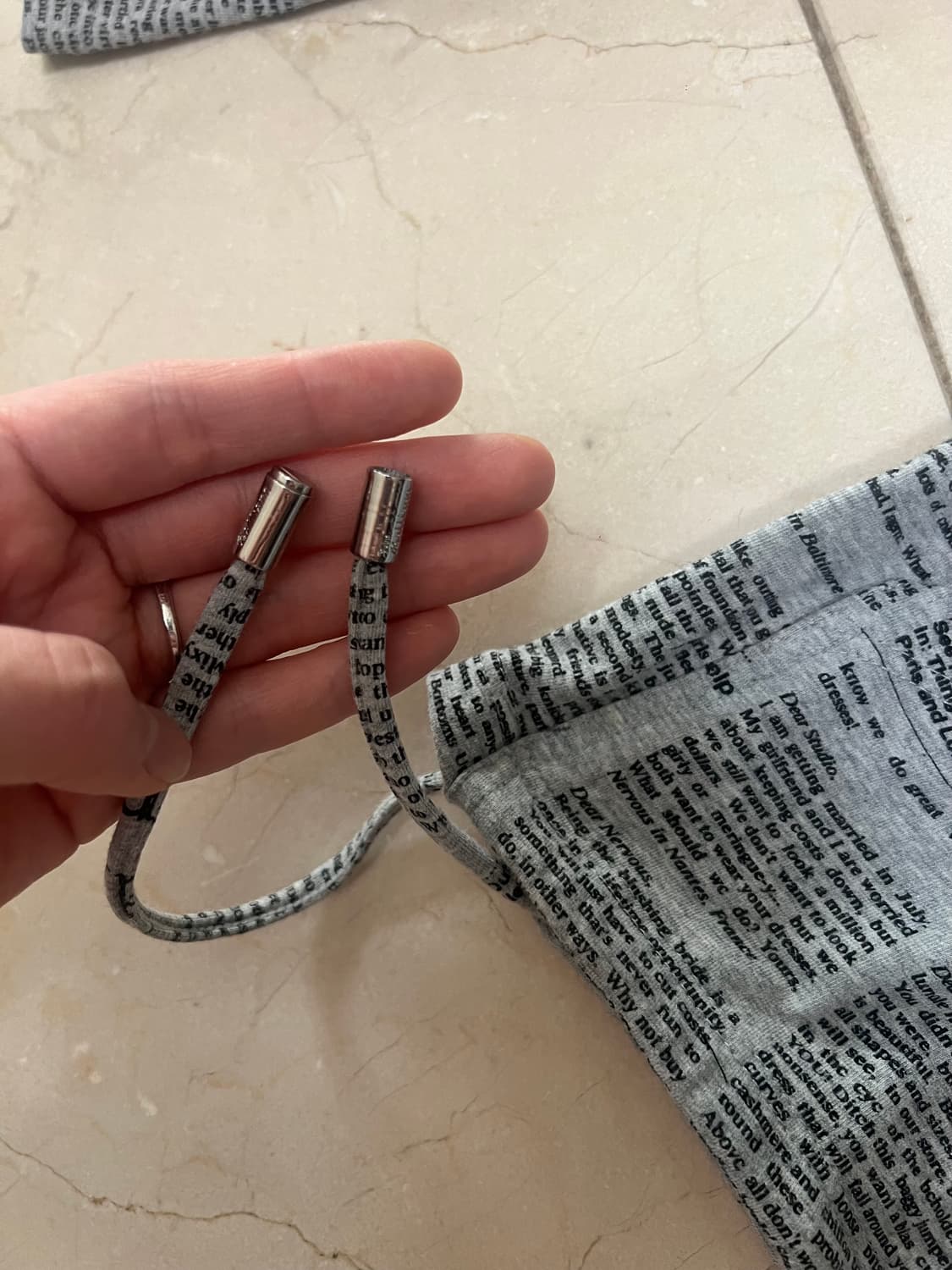 존 갈리아노 뉴스페이퍼 후드티 상품이미지3