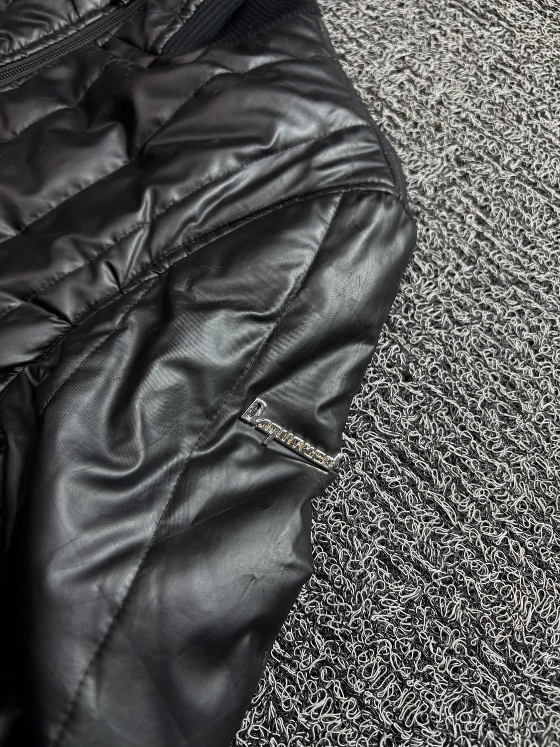 디스퀘어드 y2k 올드스쿨 글로시 크롭 패딩 자켓 2824 상품이미지3