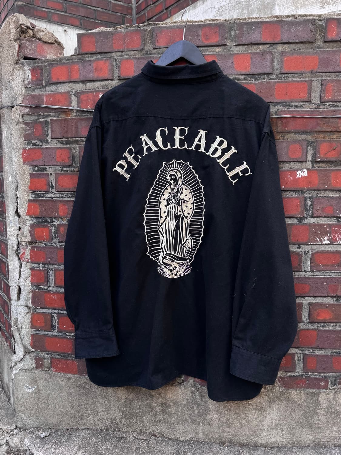 Shelty 성모마리아 자수 블랙 셔츠  상품이미지1