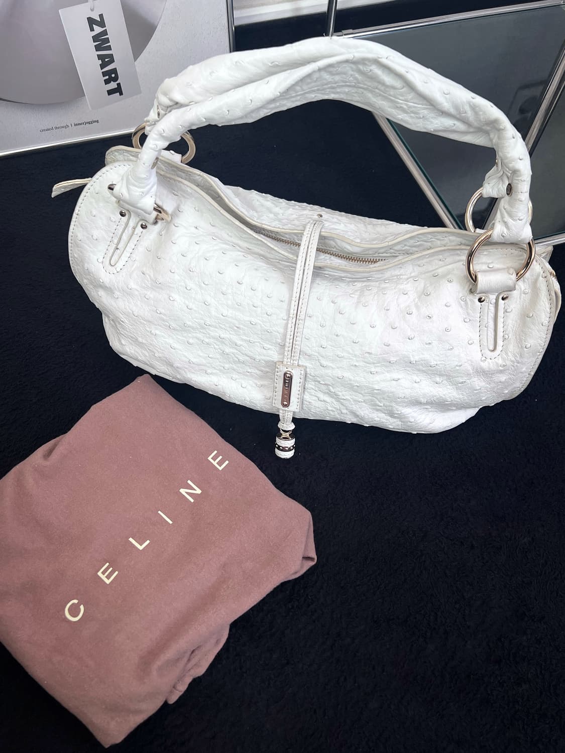 셀린느 타조 엠보 호보백 상품이미지3