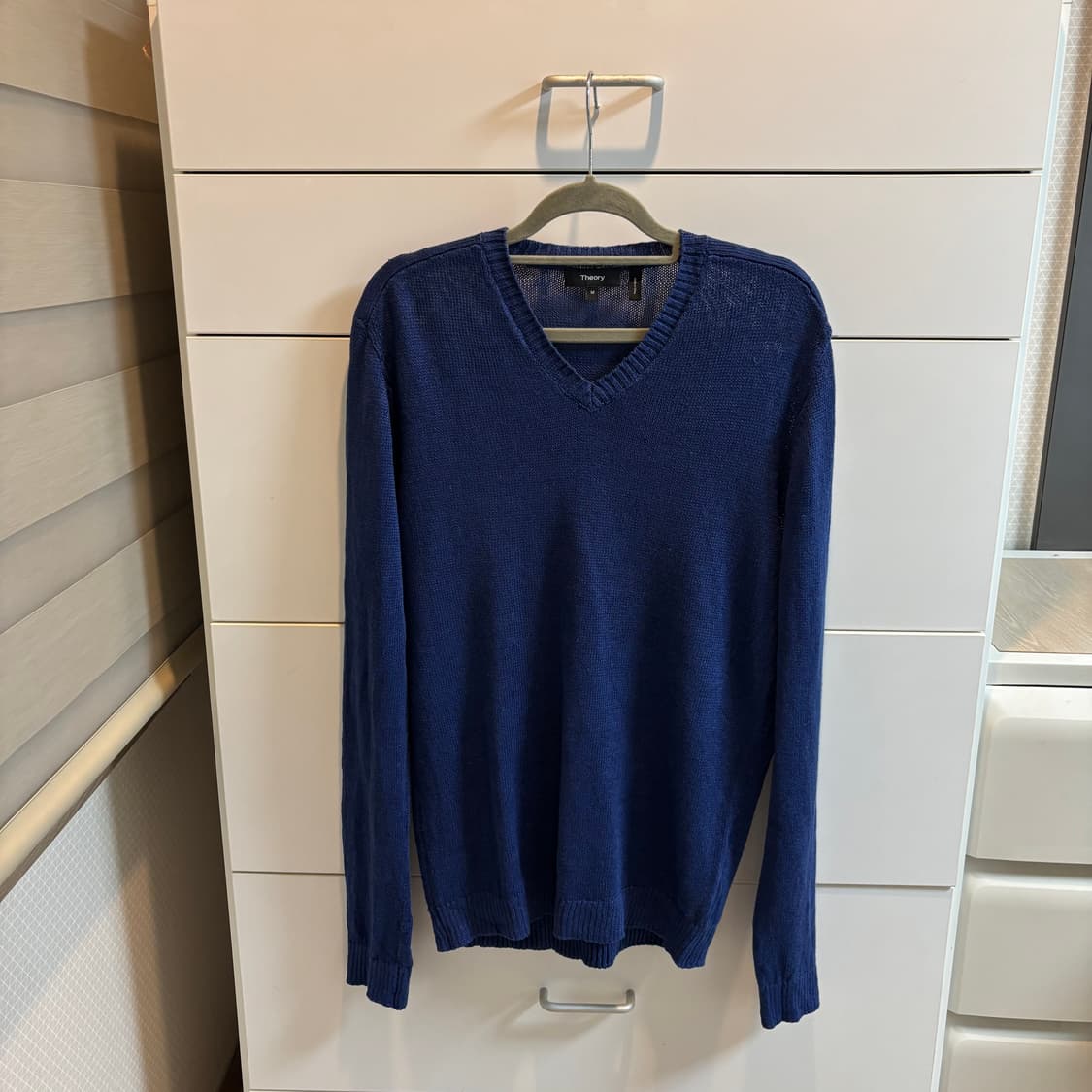 띠어리 린넨 100% 코발트 블루 브이넥 니트 남녀공용 상품이미지1