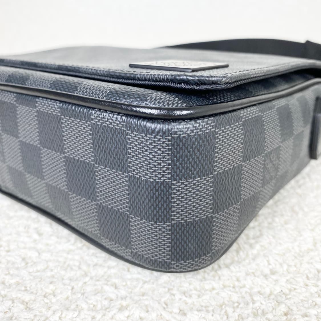 루이비통 크로스백 디스트릭트 pm  상품이미지7