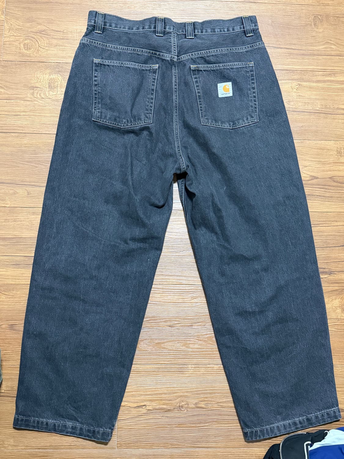 칼하트 WIP 로버트슨 데님 랜든 팬츠 블랙 스톤 워시드 바지 상품이미지3