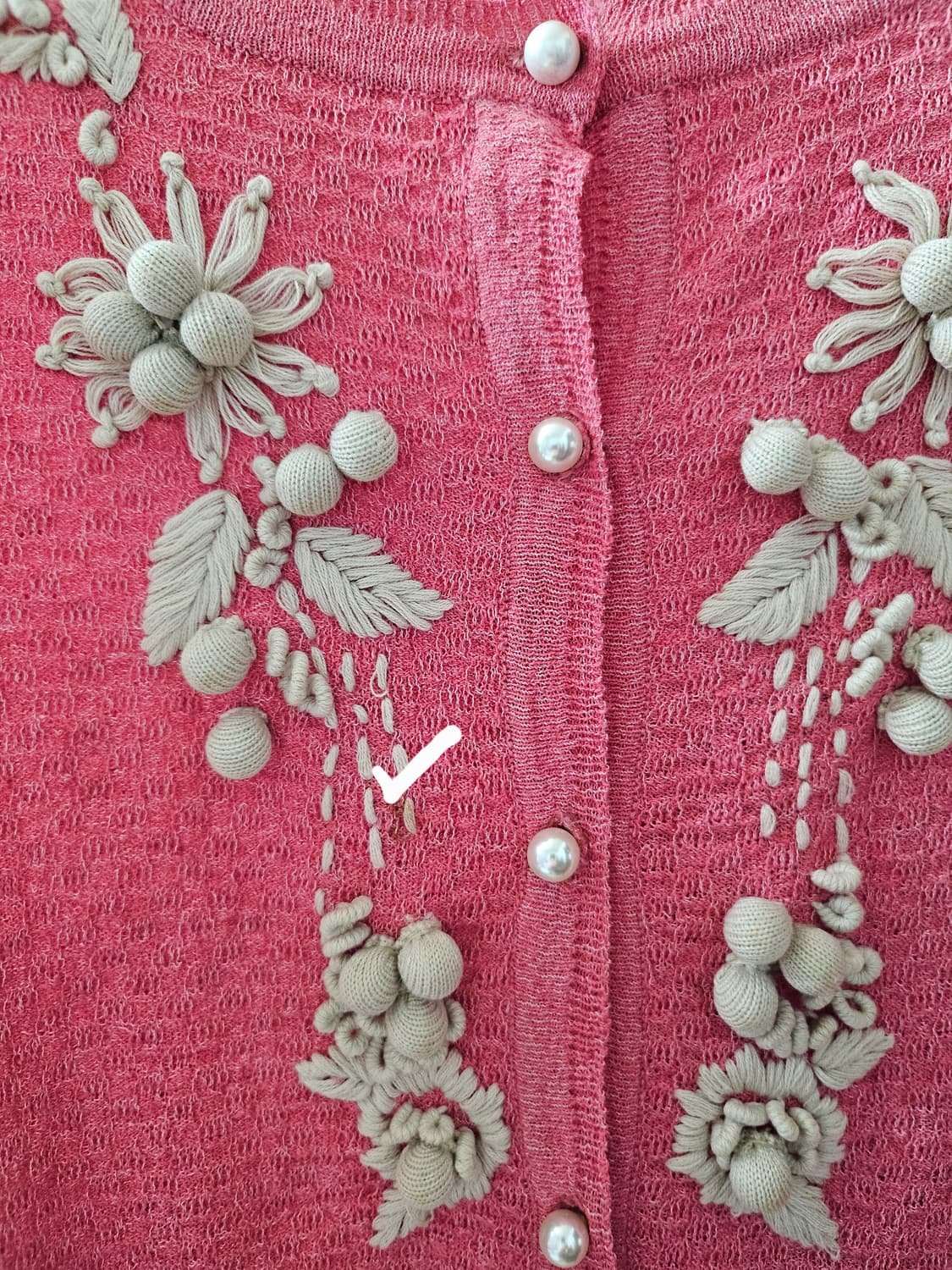 기비 GIVY 핑크 플라워 자수 가디건 | 입체 자수 진주버튼 니트 상품이미지6