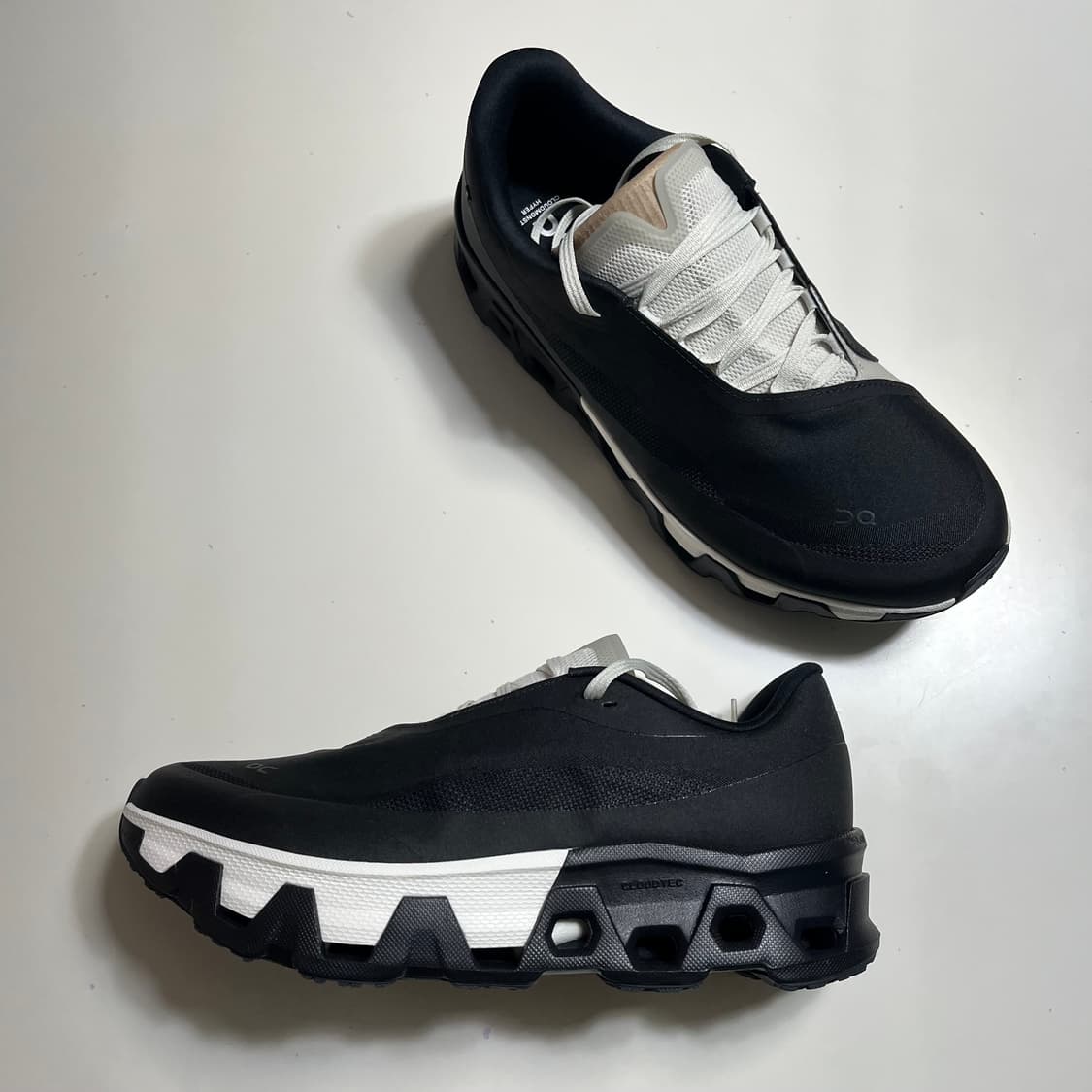 온러닝 x 포스트아카이브팩션 클라우드몬스터 하이퍼블랙 상품이미지1