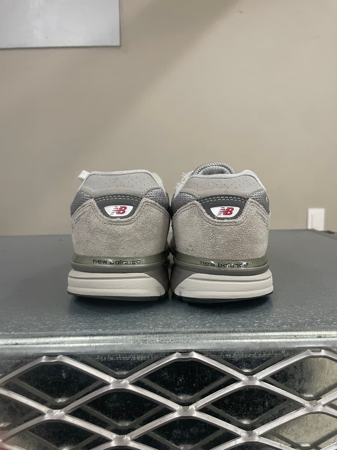 뉴발란스 990 V4 쿨 그레이 240 상품이미지3