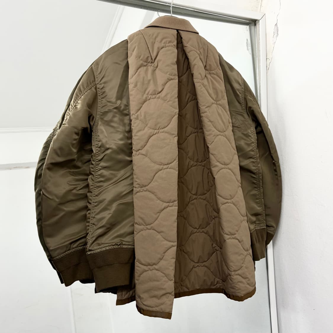 사카이 24FW 울 멜튼 나일론 트윌 퀼티드 코트 상품이미지6