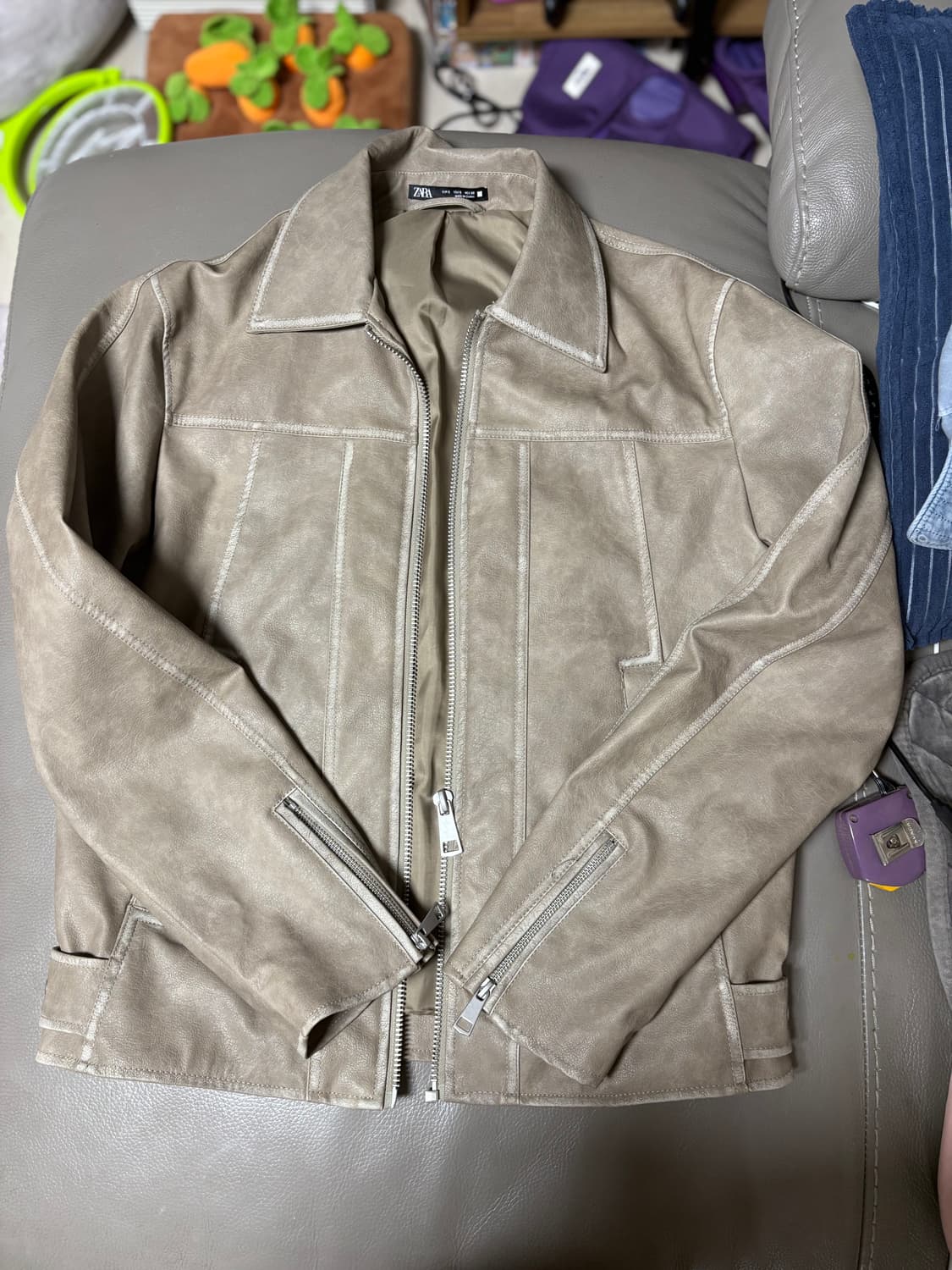 Zara 페이크 레더 쟈켓 상품이미지1