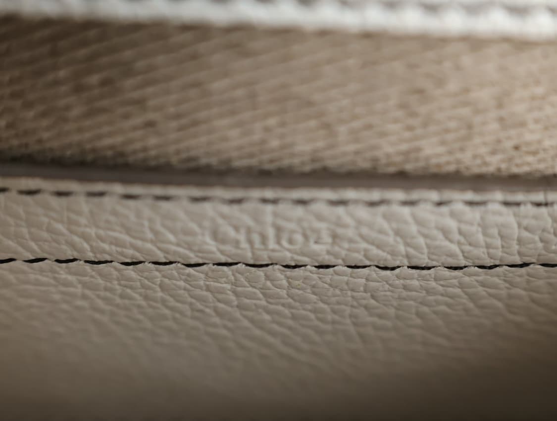 끌로에 송아지 가죽 마르씨 새들백 크리스탈 화이트 S 스몰 상품이미지8